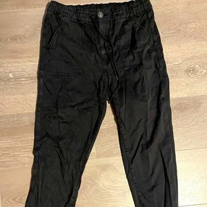 AE Black cargo pants
